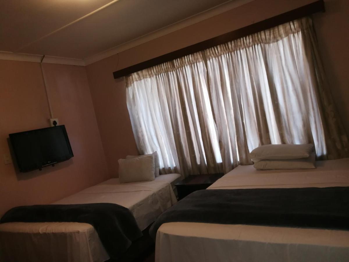 Kamp David Lodge Йоханесбург Екстериор снимка